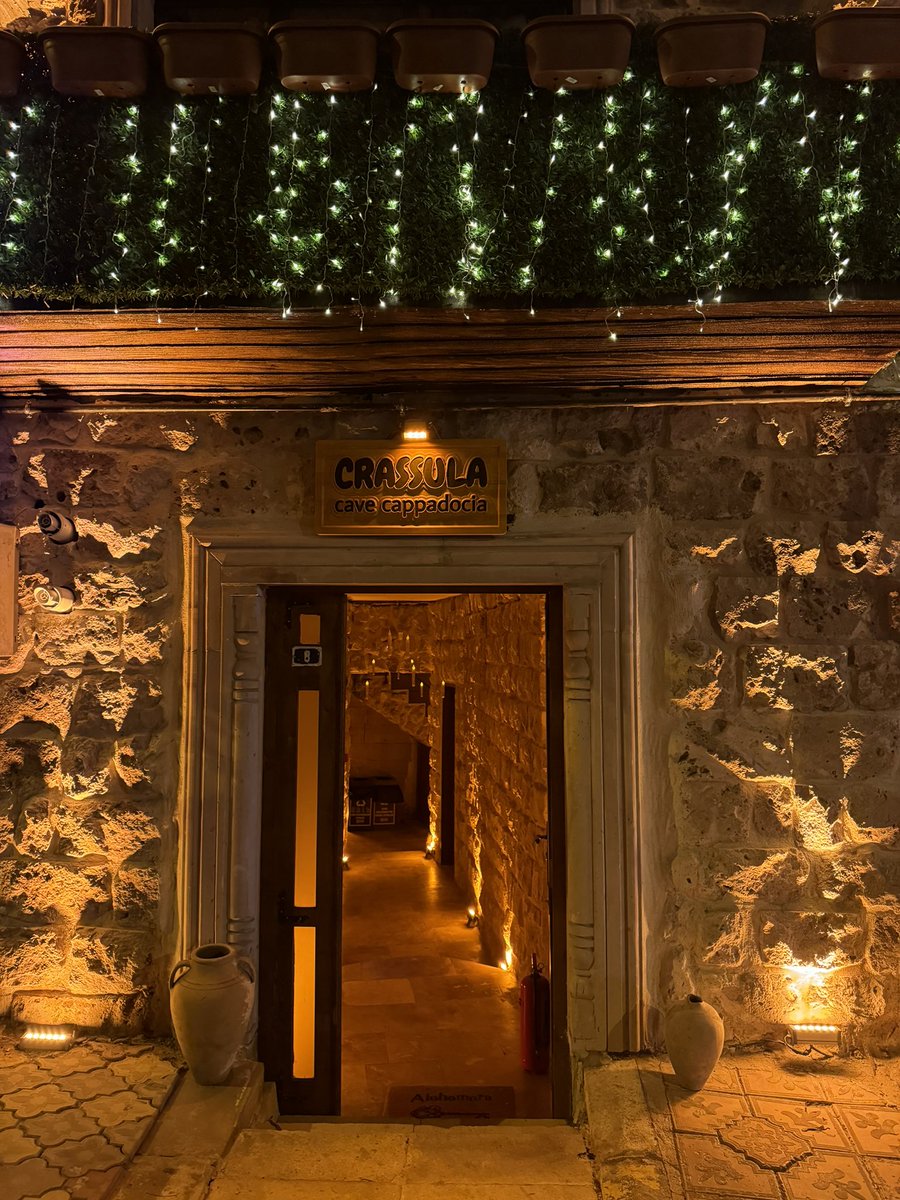 Kapadokya’nın en iyi hoteli Crassula Cave Cappadocia’da konaklamanın verdiği huzurla buradan ayrılıyorum. Şahane bir deneyim yaşadım. Tekrar görüşmek üzere 🍀