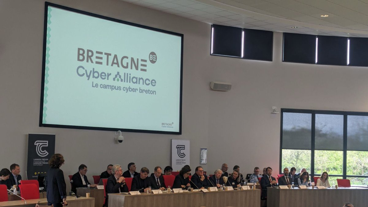 Région Bretagne (@regionbretagne) on Twitter photo La communauté #cyber bretonne se structure autour du Campus Cyber Breton !
Bretagne Cyber Alliance : une volonté collective d'agir ensemble pour poursuivre le développement d'une filière régionale majeure.
bretagne.bzh/actualites/lan… La communauté #cyber bretonne se structure autour du Campus Cyber Breton !
Bretagne Cyber Alliance : une volonté collective d'agir ensemble pour poursuivre le développement d'une filière régionale majeure.
bretagne.bzh/actualites/lan…