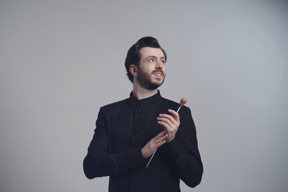 #JustAnnounced: The Flanders Symphony Orchestra is delighted to announce the appointment of Martijn Dendievel as Chief Conductor. The 28-year-old Flemish musician, a rising star in high demand, is set to assume his new role in January 2026. Read more here: vbpr.co.uk/news/martijn-d…