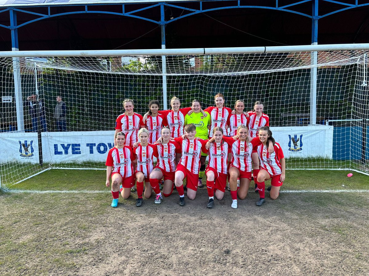 Well done to one of our own Ella C who was called into the Development Team squad for their title deciding game away at Lye Town on Sunday. 

She impressed from the bench for the play 20 minutes & also won a penalty. 
.
.
.
#Glassgirls