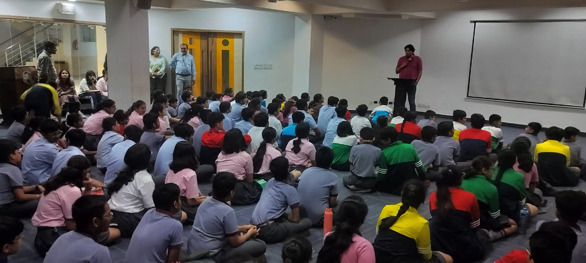 Road safety and Women safety awareness programme was conducted by @Trafficggm at MANAV RACHANA INTERNATIONAL SCHOOL, Sec-46. Students and teachers were apprised on importance of road safety rules, No Underage driving,Helpline nos 112 & 1095.