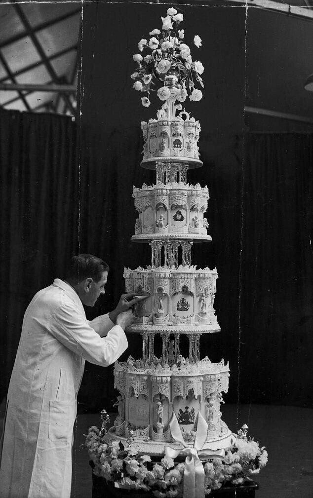 Queen Elizabeth II's wedding cake. It weighed 220 kg and reached 2.7 meters in height

- Great Britain, 1947.