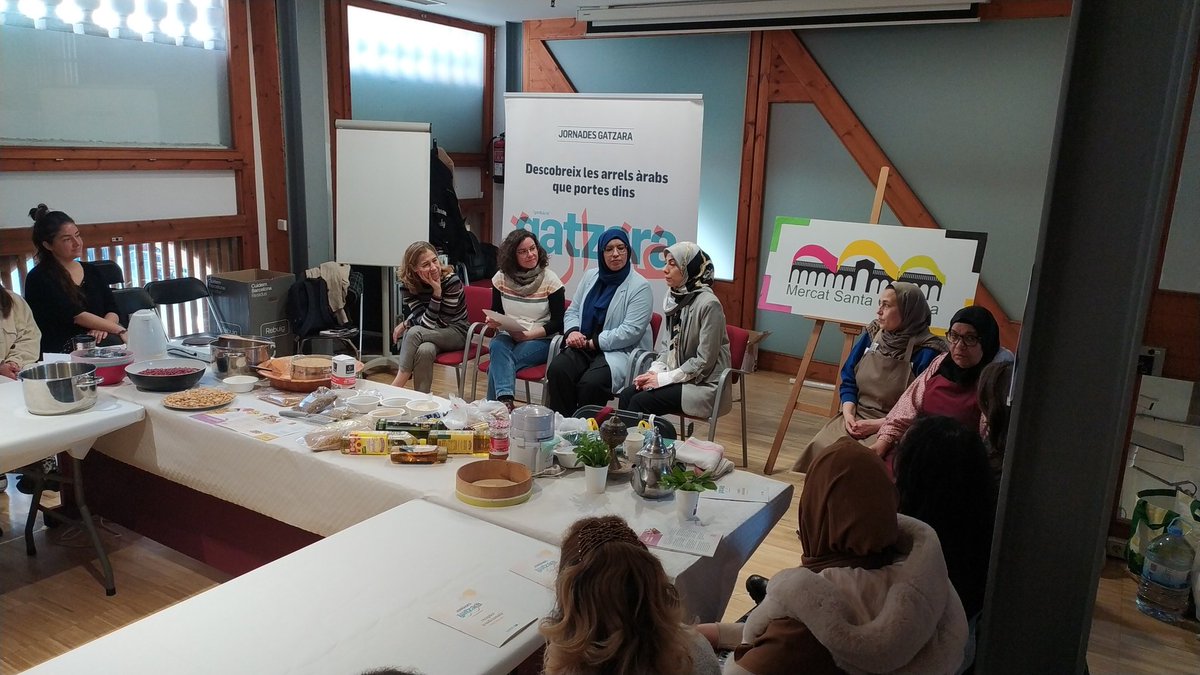 Comencem la segona jornada de les Gatzara amb el taller 'Un món de dolços' al Mercat de Santa Caterina!

#JornadesGatzara