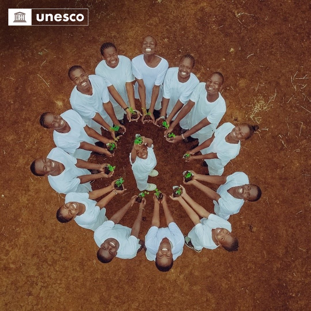 From Kenyan slum to @UNESCO world stage, witness #LeadingSDG4Youth @FrancoOdhiambo's incredible journey! Founder of @ChezaChezaDance, he breaks barriers with the transformative power of arts in edu, impacting 3,500+ students & #TransformingEducation!💃📚 unesco.org/sdg4education2…