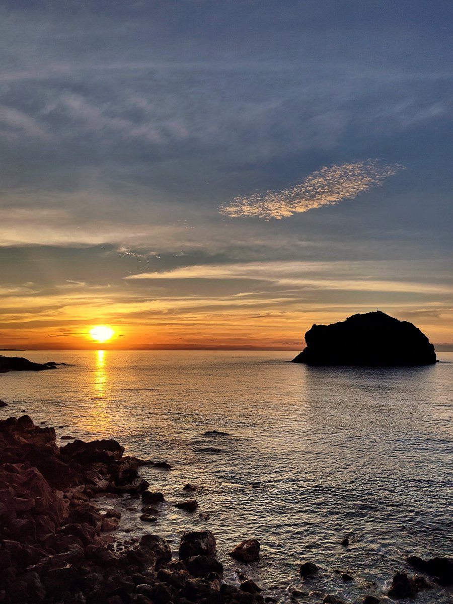 GARACHICO....TENERIFE. **'Que este fin de semana esté lleno de risas, momentos especiales y descanso merecido. ¡Disfrútalo al máximo!'** 🌟 ¡Espero que tengas un excelente fin de semana! 😊