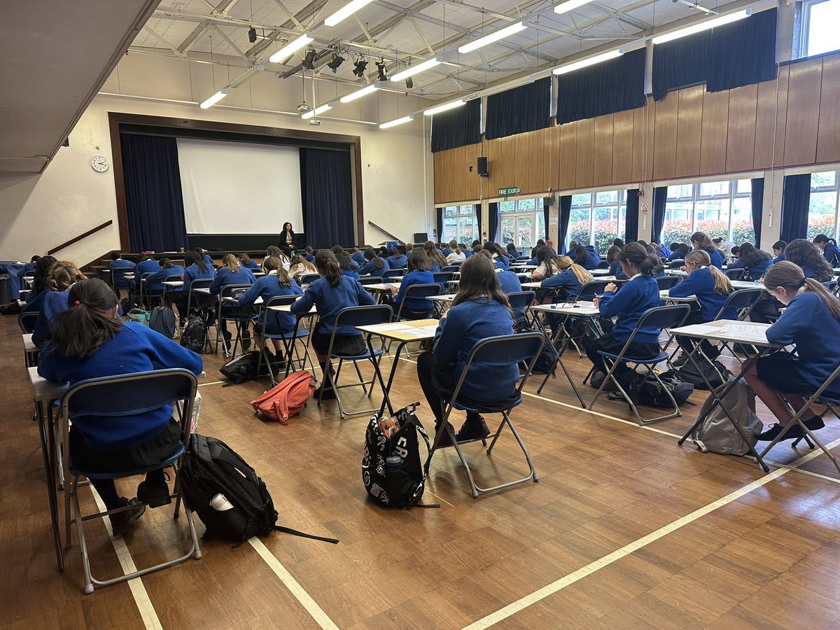 🧠✨ Our Year 7 and Year 8 students took on the UKMT Junior Mathematical Challenge yesterday! 📊💡 Encouraging problem-solving and mathematical reasoning, they embraced the challenge with enthusiasm. #MathsChallenge #UKMT