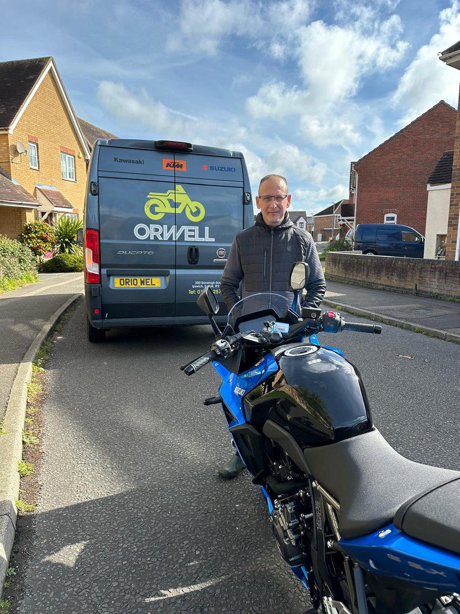 🏍🔥🏍New Bike Day!!🏍🔥🏍

Here is Mark taking delivery of his awesome new GSX-8R this morning😎🙌🏼

Great choice Mark - what a bike👏🏼 Enjoy & ride safe 😁🏍️
 
#Orwellmotorcycles #newbikeday