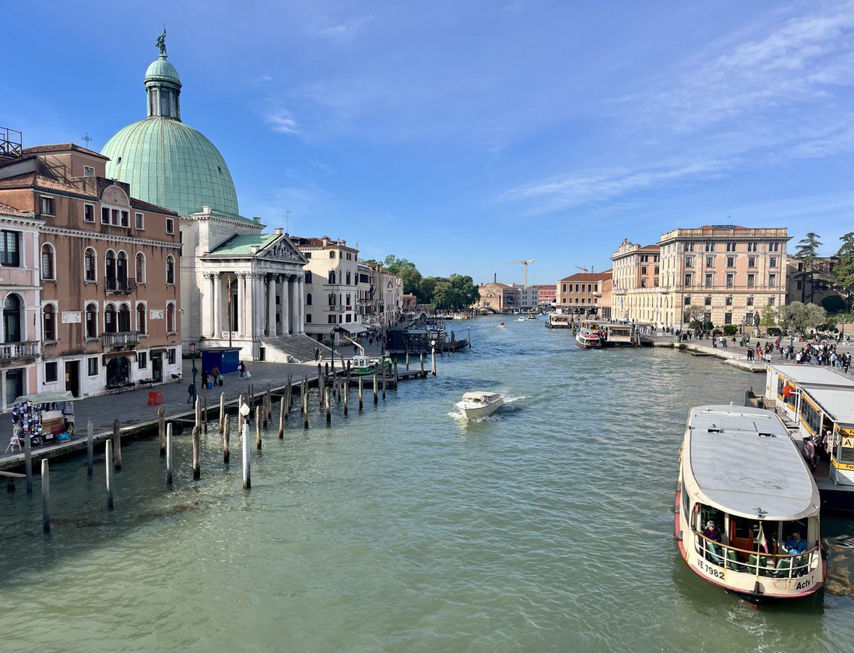 Buon lunedì da #Venezia! ✨