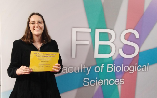 What a star, Emily @emilyrosech won the ECR award at the @ScienceLeeds Partnership awards last night!!!! 🥂