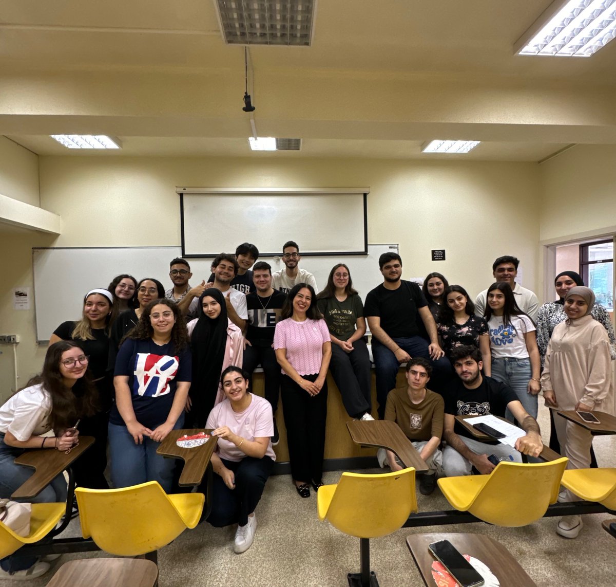 Lara Halaoui (@l_halaoui) on Twitter photo When my chem students asked me for a photo at the end of my quantum mechanics class ❤️, felt I have done something right! What a fantastic group and what a blast teaching them! 👏🏻👏🏻 Happy last day of classes <a href="/AUB_Lebanon/">American University of Beirut</a> When my chem students asked me for a photo at the end of my quantum mechanics class ❤️, felt I have done something right! What a fantastic group and what a blast teaching them! 👏🏻👏🏻 Happy last day of classes <a href="/AUB_Lebanon/">American University of Beirut</a>