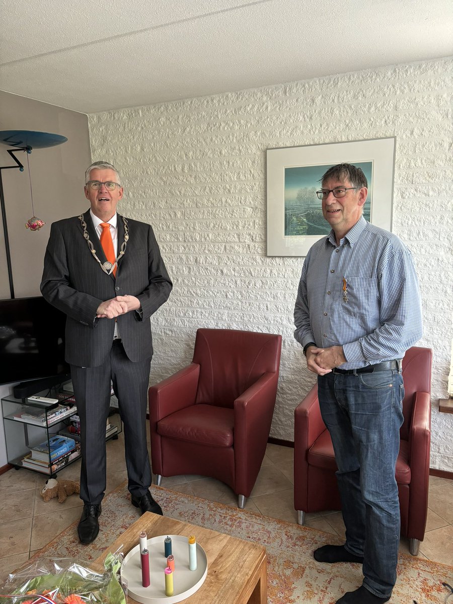 Vandaag is onze oud-collega en voormalig directeur van Obs. De Meidoorn, Egon van Erven benoemd tot Lid in de Orde van Oranje-Nassau. Dit voor al zijn inzet in het onderwijs en het sociale en culturele leven van Maasdriel. <a href="/stgStroomm/">STROOMM</a>