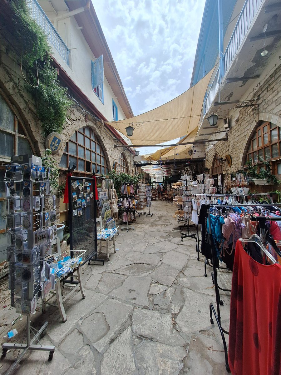 Walking through the narrow streets of #Limassol! 😍🫶🇨🇾