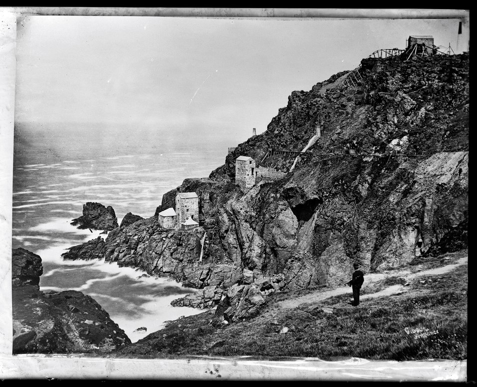 Continuing our Photo Friday theme this month of coastal locations in Penwith, this quarter plate glass negative, c.1900, depicts the The Crowns section and Engine House at Botallack. #PhotoFriday #Botallack #Penwith #ExploreYourArchive