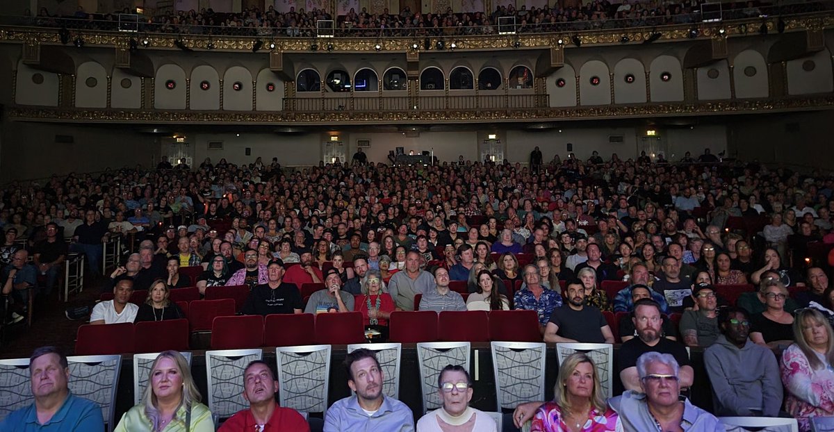 Phoenix! Orpheum Theatre! Thank you for your bone-rattling welcome tonight! Your beaming faces made us feel like floating through space, with your beaming faces shimmering like celestial bodies. We felt your love a hundred fold. Thanks for coming out. #ancientalienslive