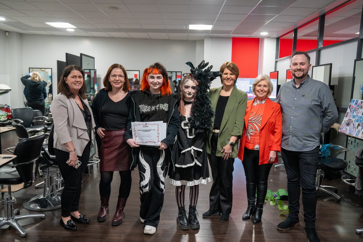 Hairdressing students from our Bangor & Lisburn campuses recently took part in the annual Intercampus competition. 🥇 Stephen Clerkin 🥈 Hannah Blackstock 🥉 Amber Shephard ow.ly/hro050RoOot #BetterOffAtSERC