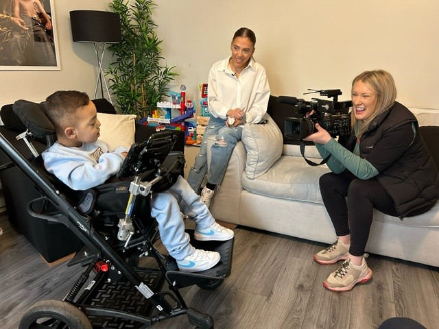 Earlier this week @Leeds_Childrens patient Jenson and mum Jamie-Leigh spoke to @itvcalendar @itvnews about the news that NHS is set to roll out the first ever targeted treatment for brain tumours in children. Read more here: england.nhs.uk/2024/04/nhs-to….