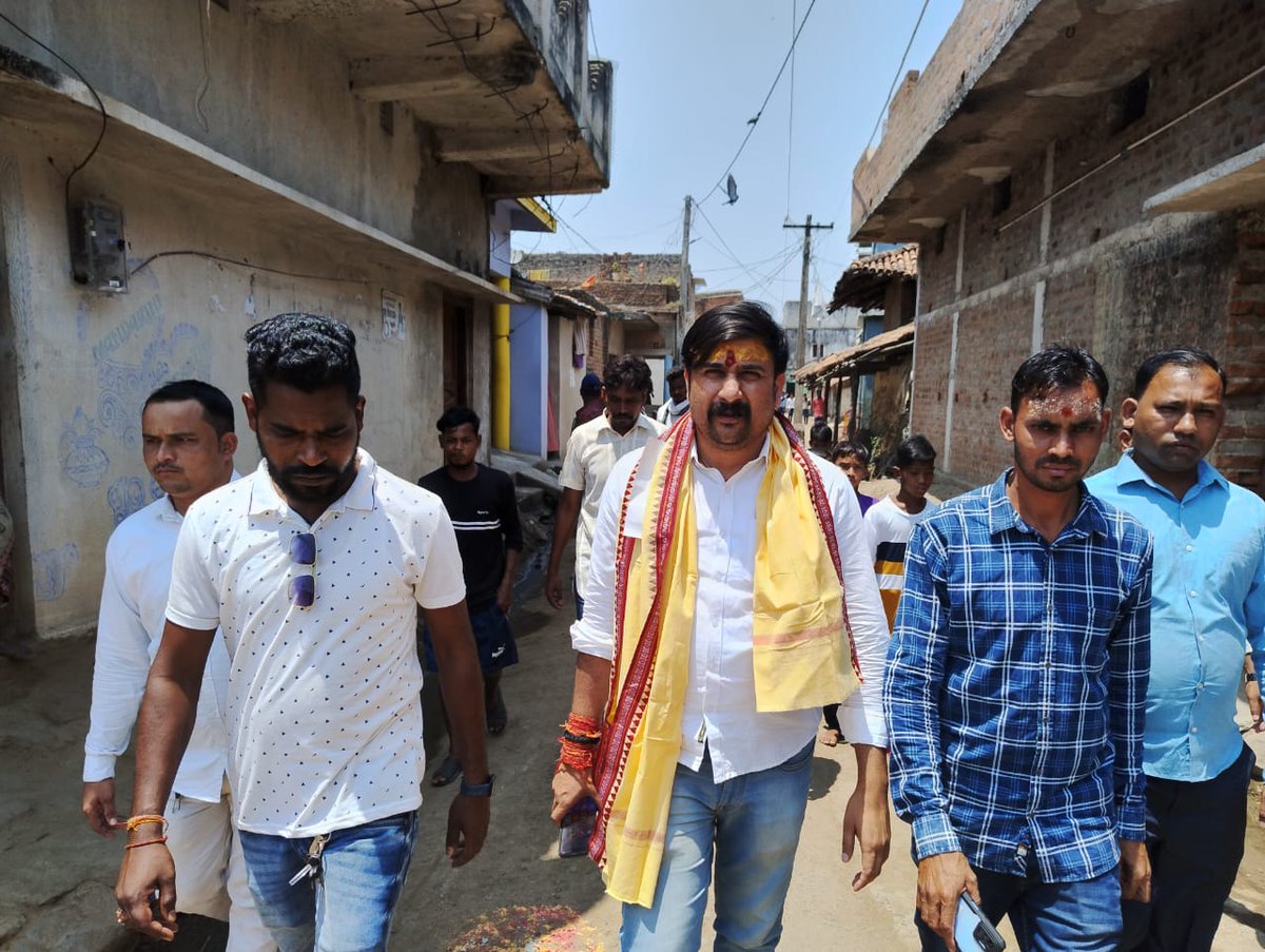 irasisacharya's tweet photo. #Urduna #BhatliBlock #BhatliConstituency
ମୋର ବିଧାନସଭା ଅନ୍ତର୍ଗତ ଭଟଲି ବ୍ଲକର ଉର୍ଦୁନା ଗ୍ରାମରେ ହେଉଥିବା ଅଖଣ୍ଡ ନାମଯଜ୍ଞରେ ଯୋଗଦାନ କରିବାର ସୌଭାଗ୍ୟ ଲାଭ କଲି ll
#JaiSriKrishna https://t.co/dfZBcnmIr8