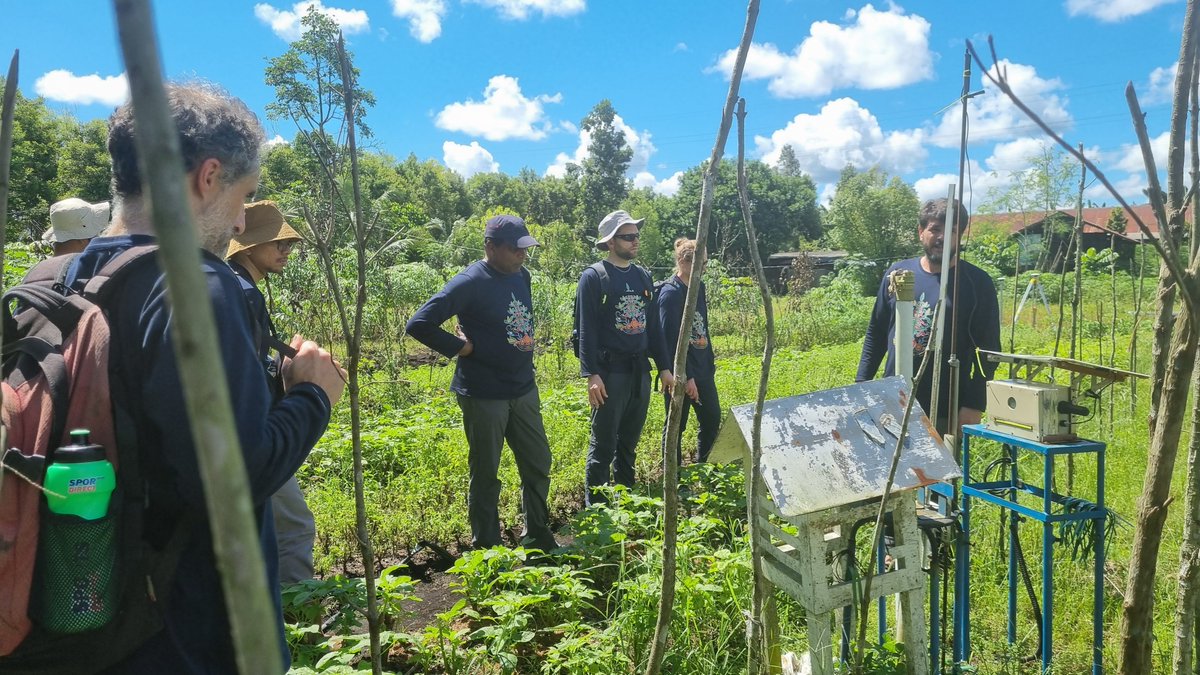 A successful conclusion of the  #Peatland seminar with field visits to #CIMTROP Peat Forest Natural Laboratory Camp, #CAMPPEAT, #RePEAT & monitoring sites in Central Kalimantan, Indonesia

@uprofficial @UK_CEH @BorneoNature @UKRI_News @NERCscience @GCRF @UKinIndonesia