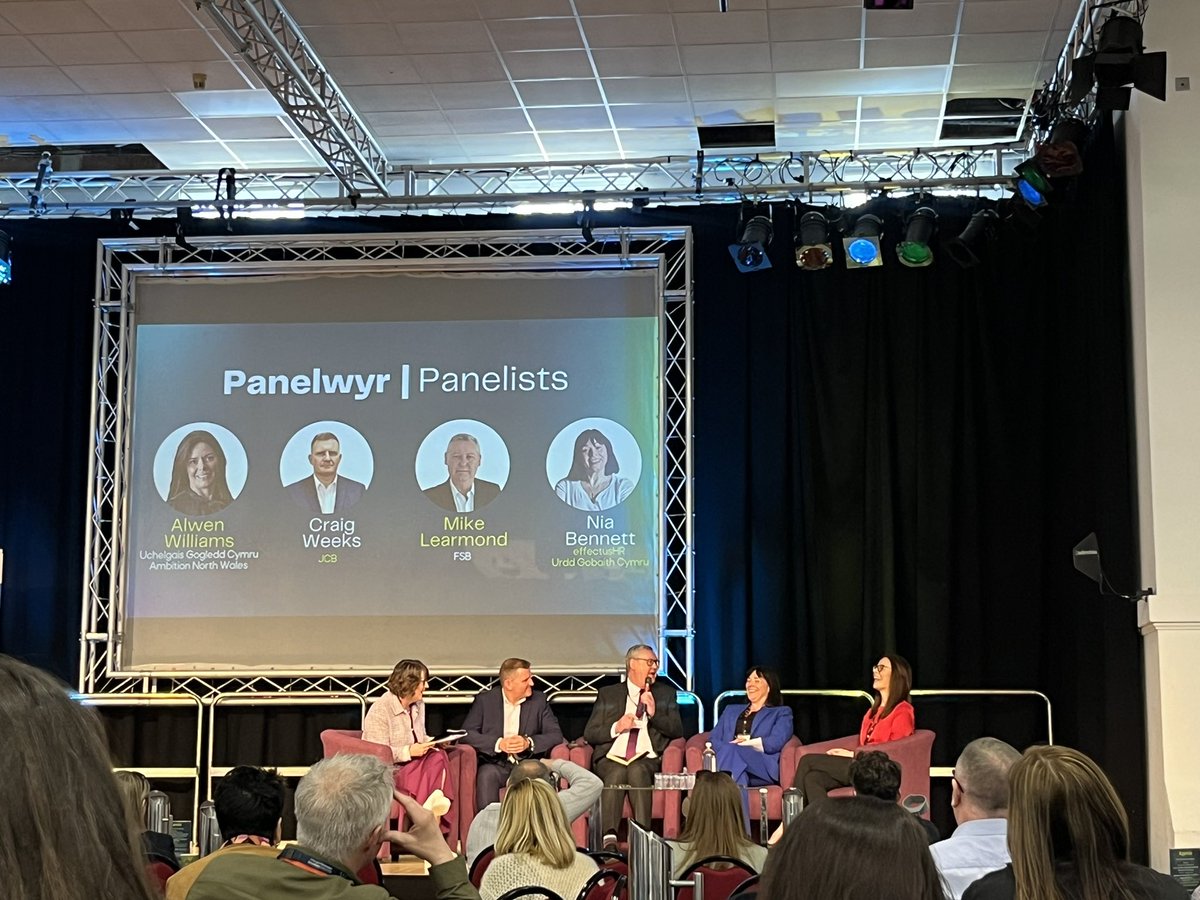 Important messages from Mike Learmond @FSBNorthWales as part of panel, 71% business state their workforce faces skills gap & 45% have retention issues, priority is, attracting, retraining, retaining staff. ‘Mismatch between what education offering & workplace needs’ @SkillsNWales