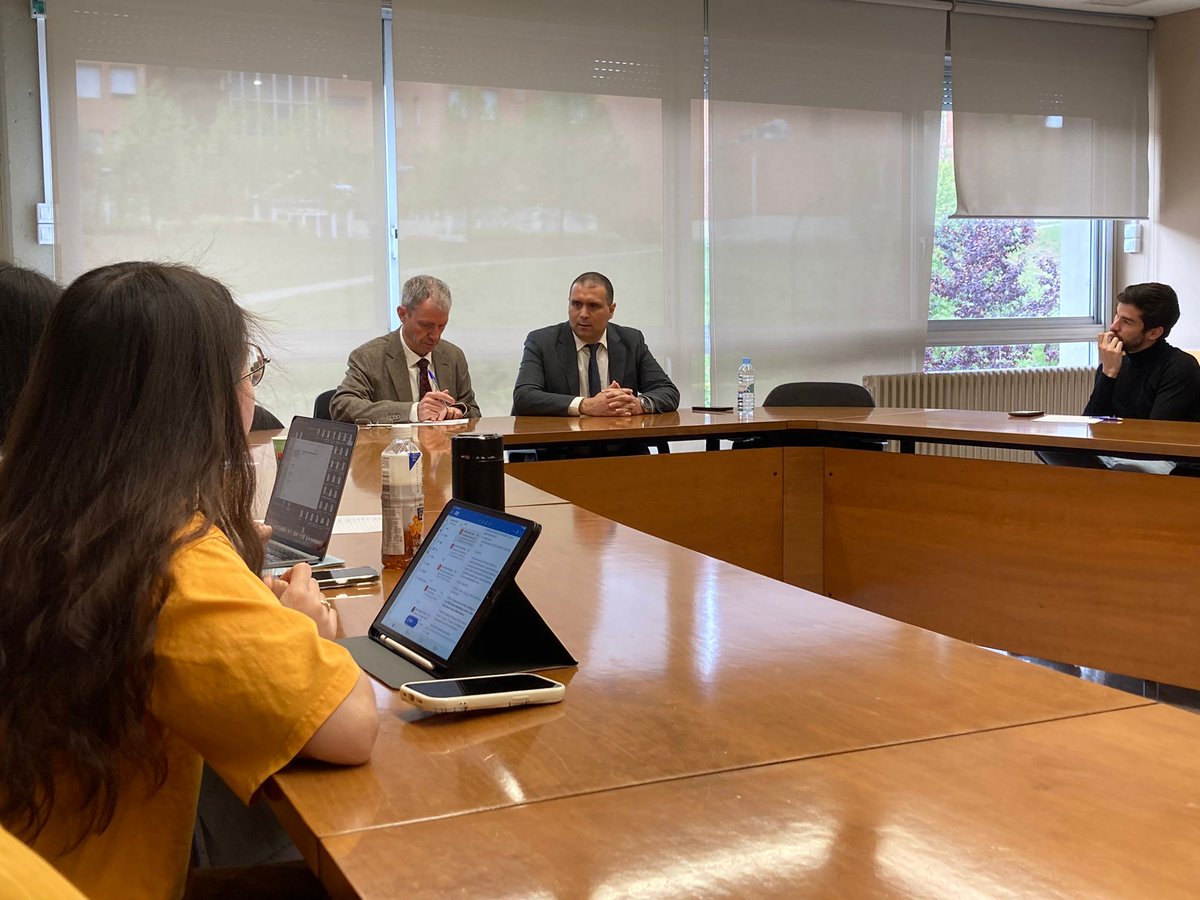 UfM Deputy-SG @EL_KHISSASSI presented yesterday the current issues and the future challenges in the Euro-Mediterranean region to the @UABBarcelona Master and PhD students in Economy, Law and Internation Relations. We were glad to engage with students and researchers where…