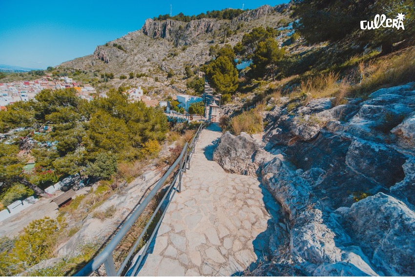 𝐏𝐥𝐚𝐧𝐚𝐳𝐨 𝐝𝐞 𝐯𝐢𝐞𝐫𝐧𝐞𝐬 La Ruta de la Albacara del Castillo tiene su inicio en la Torre de la Reina Mora en la 1ª revuelta de la subida al Castillo por el Camino del Calvario.  Durante la senda podrás ver las torres restauradas y vistas panorámicas 😍 #VisitCullera