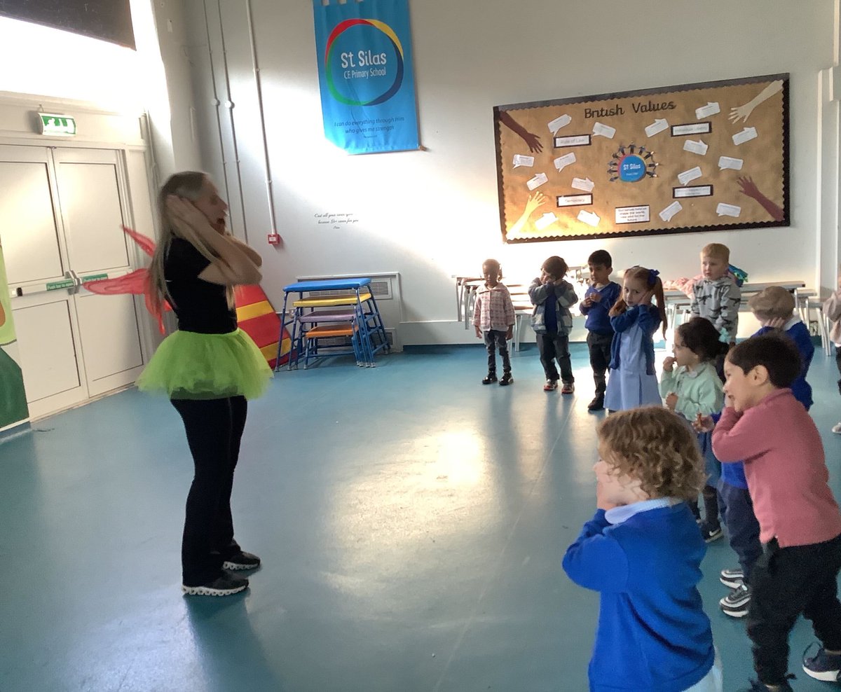 NurserySilas's tweet photo. Nursery went on an adventure with the Funky fairy on a fairytale adventure 🧚‍♂️ 🌳 👑 #dramasession #fairytaletime @stsilasschool @RainbowEduMAT https://t.co/ANnqwoWTms