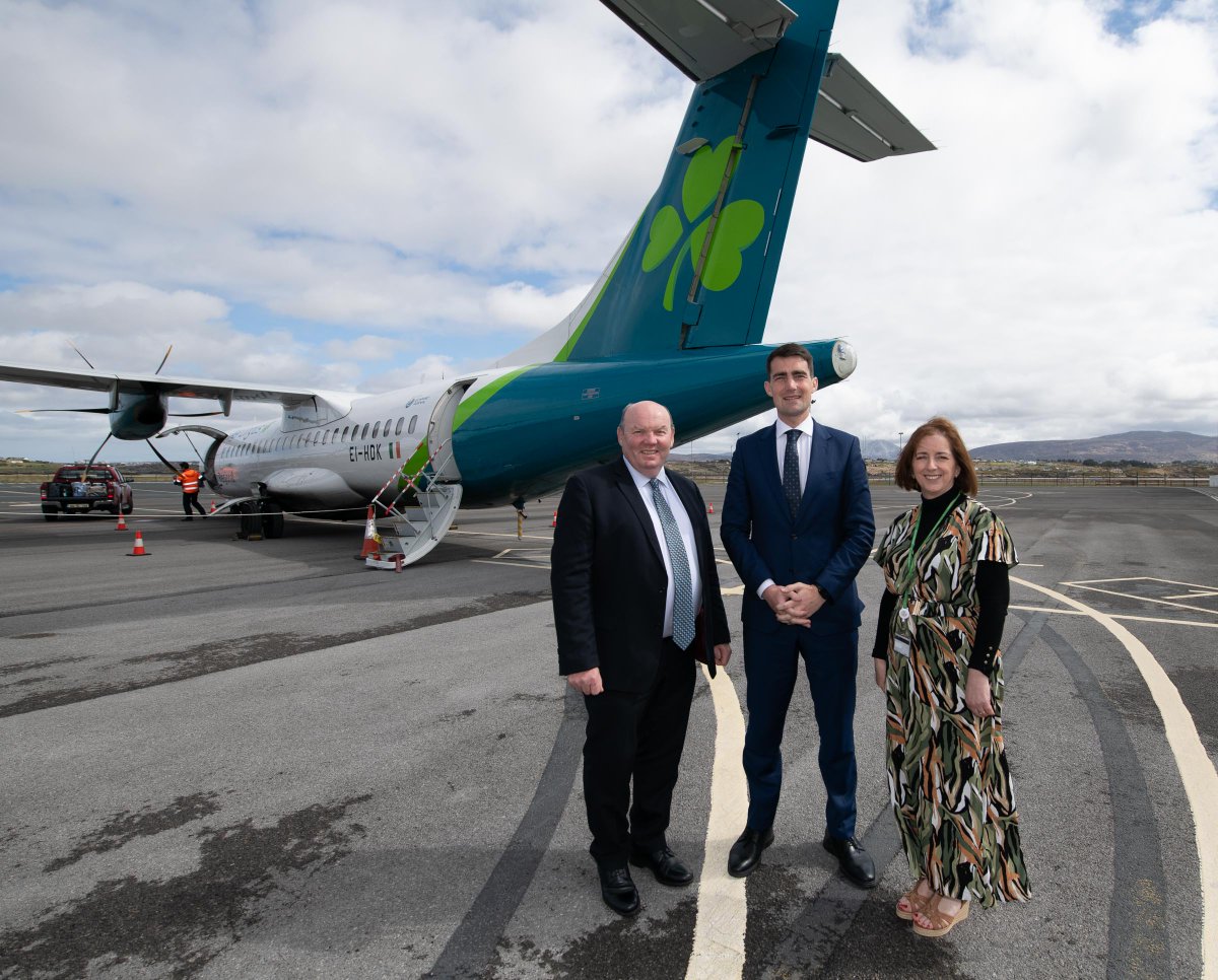 📰Minister of State @jackfchambers announces over €5.6m to support capital projects at Regional Airports. This funding supports investment in: ✈️Safety and security at airports. 🍃Projects with a sustainability focus. For more: 👉🔗 gov.ie/en/press-relea…