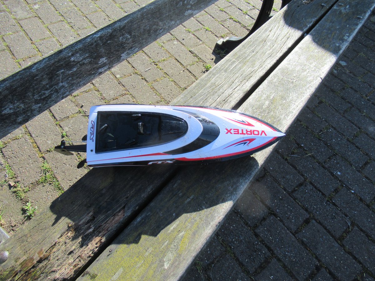 @KeepBritainTidy @eportsocial @LitterReporting
@ZilchUK @CRTNorthWest 2 tubs of #litter today #plastic, drinks cans and takeaway rubbish from Lower Basin, surrounding roads and carpark of @NWMuseum.  Carried out a  rescue a boat also, now draining