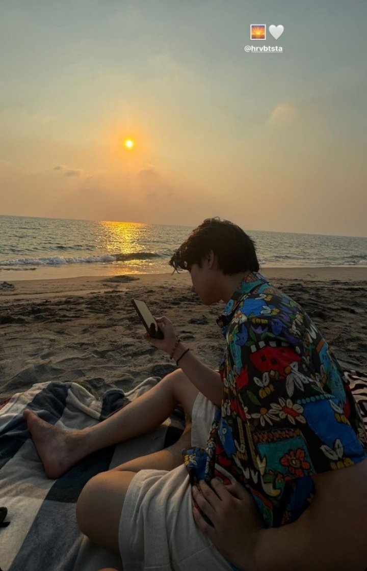 sunset with you 🌅🤍

#ZoomersSeason2
#CrizVey