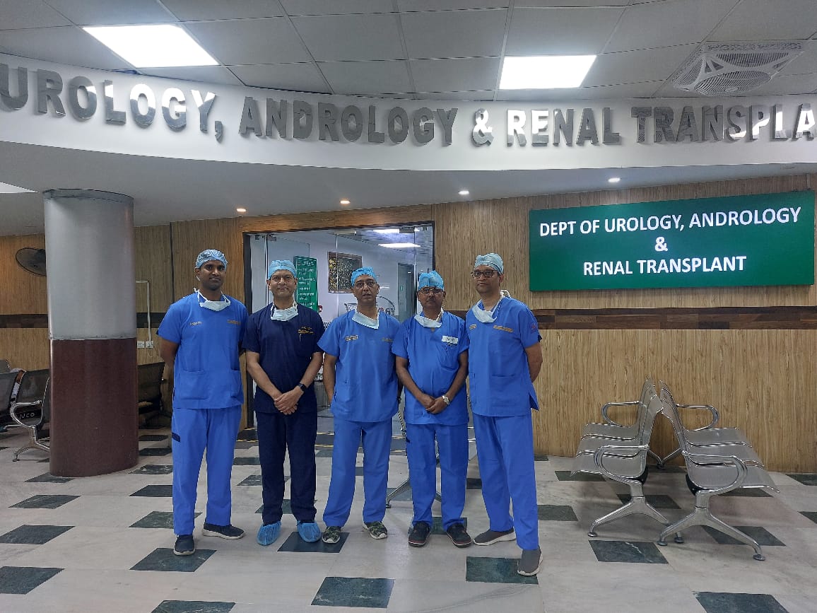 Breaking new ground in healthcare! Today marks a milestone as Dept of Urology at Army Hospital RR launches Robotic Transplant (Recipient) surgeries. Second Govt Hospital in the nation, alongside Safdarjung Hosp, New Delhi, pioneering Robotic Renal Transplant surgery.