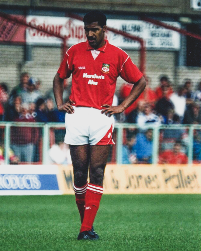 A timeless silhouette... 🔴⚪️

Should we make it happen ahead of the League One season, @Wrexham_AFC? 👀

#Spall | #RetroFootball | #WxmAFC