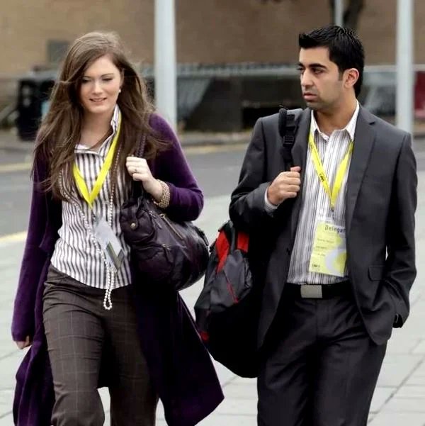 #HumzaYousaf .....First wife....... WHITE