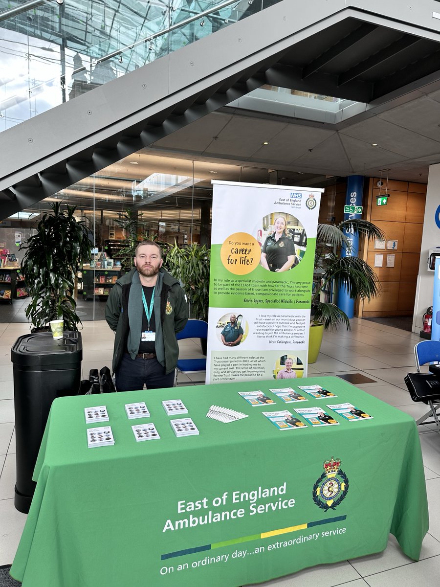 Rob from our recruitment team is at Norwich Forum Jobs Fair today until 1pm! Be sure to head down there to talk about all things #CareerForLife 🚑 Unable to make it? Find our current vacancies over on our website: eastamb.nhs.uk/join-the-team/…