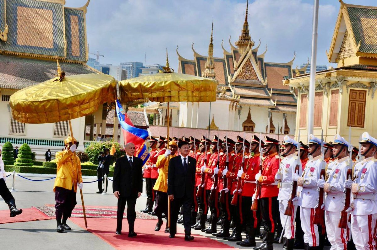 Cambodia and Laos strengthen their partnership through economic collaboration, security cooperation, and cultural exchanges. 

To read more, visit- thebettercambodia.com/cambodia-and-l… 

#CambodiaLaosPartnership #EconomicCollaboration #SecurityCooperation #CulturalExchange #ASEANUnity