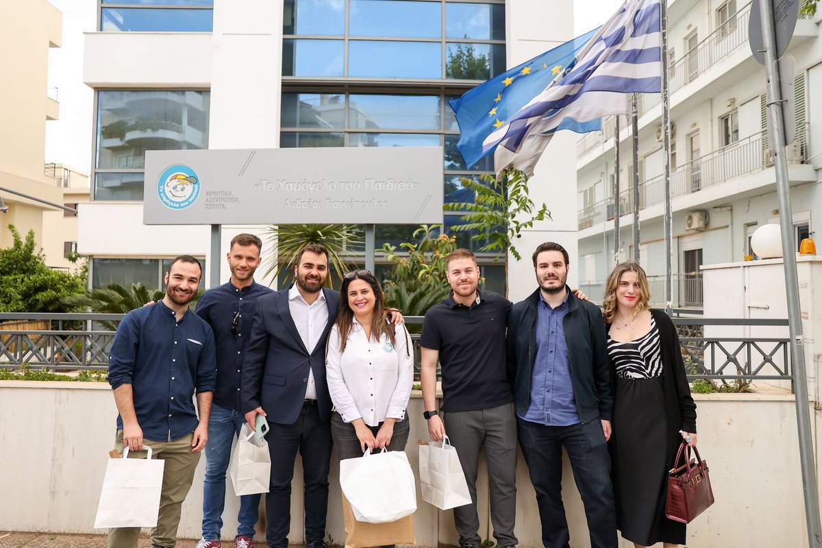 orfeas_georgiou's tweet image. Είχαμε τη χαρά, μέσα σε λίγους μήνες, να επισκεφθούμε και πάλι το «Χαμόγελο του Παιδιού» να περιηγηθούμε στις εγκαταστάσεις, να συνομιλήσουμε με τους ανθρώπους του και να συμμετάσχουμε στο Πασχαλινό Bazaar, μοιράζοντας χαμόγελα στους μικρούς μας φίλους.

Η ιστορία και το όραμα…