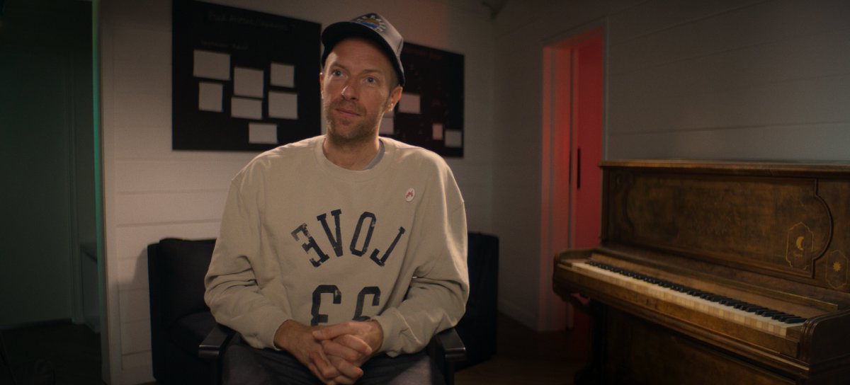 📸 Chris Martin in ‘Camden’ — a Disney+ documentary about London’s gateway neighborhood to musical superstardom Available to stream in May ☕️