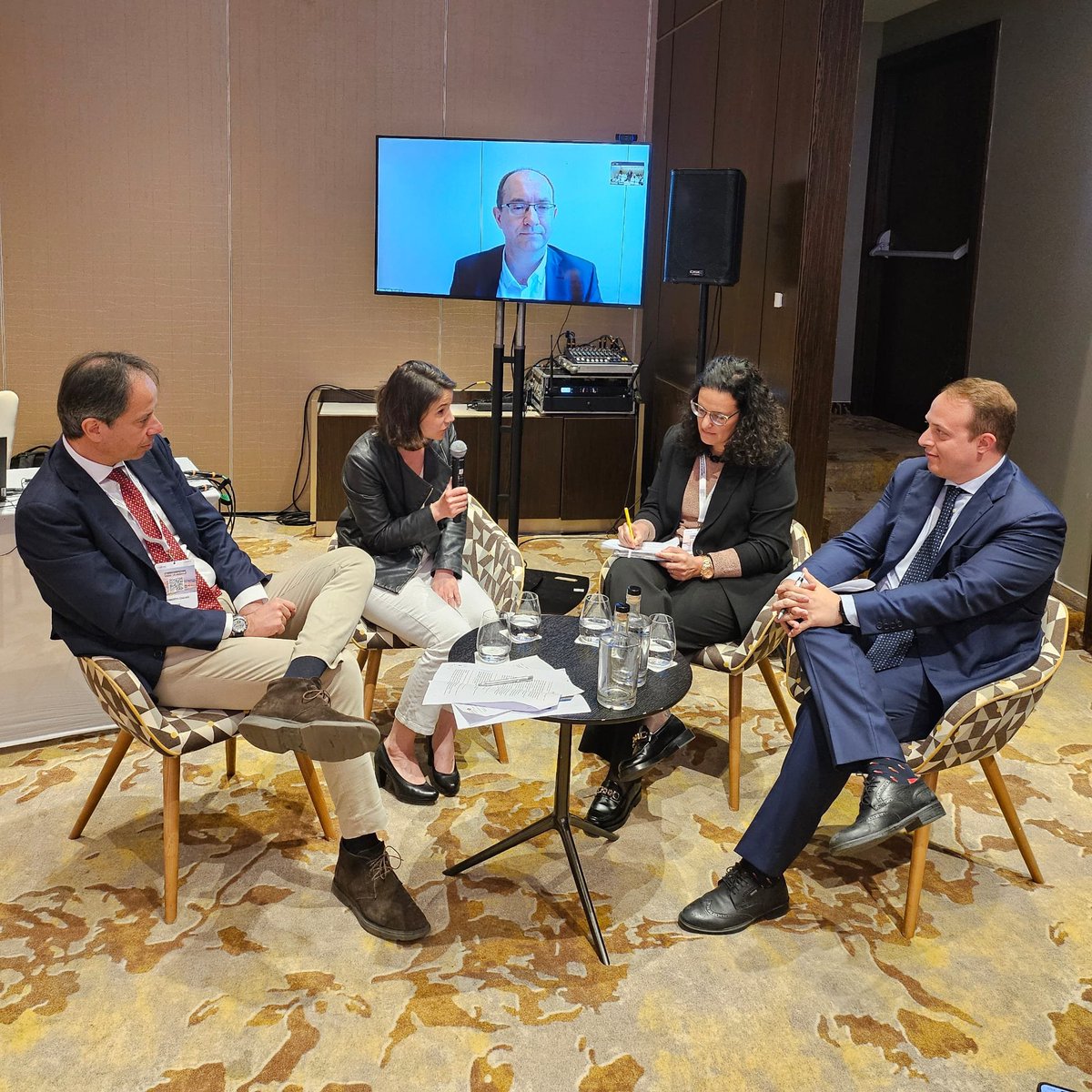 HOTREC_EUROPE's tweet photo. 🚨 LIVE Breakout Sessions in Budapest

🔸 #DigitalMarketsAct &amp; #Google 
🔹 #CollectiveBargaining &amp; #LabourShortages 
🔸 #Restaurants &amp; #Reviews 

Time to discuss crucial challenges and possible solutions together with our members and business representatives! https://t.co/DKDAayXV4C