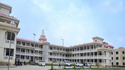#10YearReportCard ~ Aligarh

🔸Aligarh Airport
🔸Atal Awasiya Vidyalaya
🔸Aligarh Habitat Center
🔸Aligarh Defence Corridor Node
🔸Achal Taal Redevelopment
🔸Raja Mahendra Pratap State University (uc)
🔸Aligarh Railway Station Redevelopment (uc)
🔸Ghaziabad Aligarh 6-lane Highway…