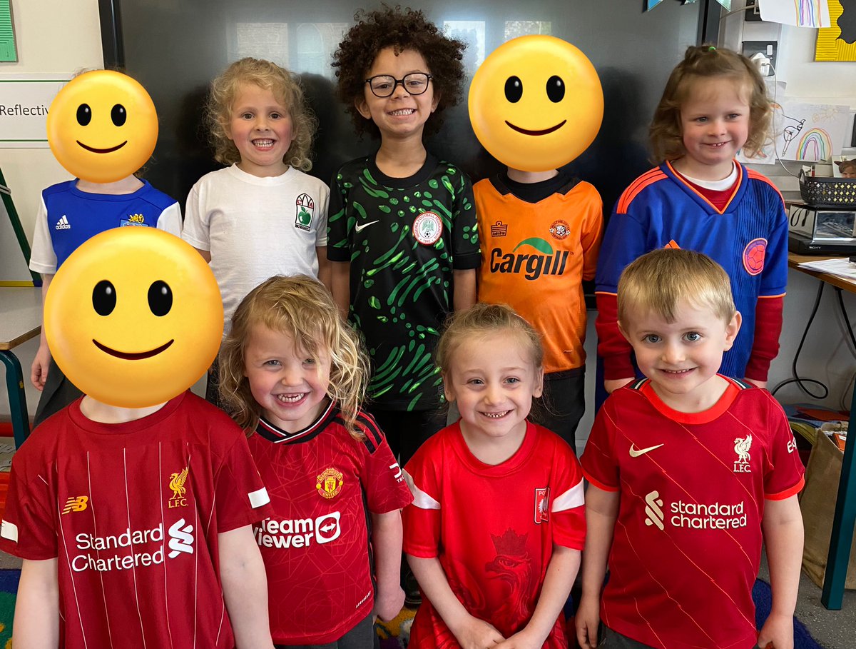 BcaApple's tweet photo. #FootballShirtFriday https://t.co/togAoDSSH4