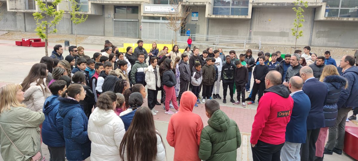 CeipHernandez's tweet photo. Preparados para participar en la actividad de Ploggin en nuestro barrio. 
@educayl
@PajarillosEduca 
@AMPAMHernadez https://t.co/D0EmwyHdem