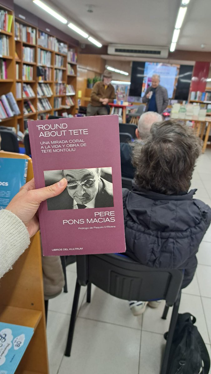 🎶 Ahir en d'en Pere Pons Macias ens va presentar 'Round about Tete' d'en Pere Pons Macias, un llibre homenatge a Tete Montoliu que fa un repàs a la vida d'un dels referents del jazz de tota Europa. Activitat copresentada amb el 29è Festival Dixieland de Tarragona! 🎹