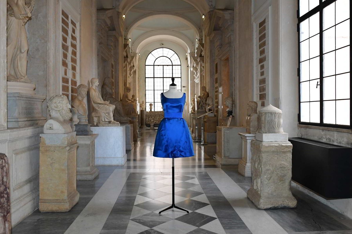 👗 100 anni dalla nascita di #RenatoBalestra: #Roma celebra il Maestro della moda. Nella notte tra il 3 e il 4 maggio il Palazzo del Campidoglio, la Scalinata di Trinità dei Monti e Porta Pinciana su #ViaVeneto si illumineranno di Blu Balestra.

Leggi 👉tinyurl.com/100-anni-renat…