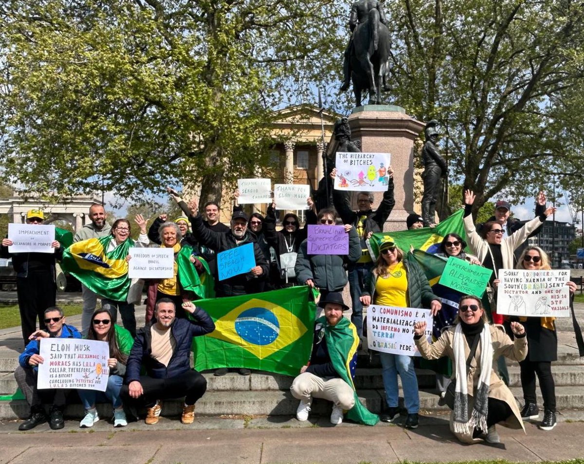 📍London, Friday 26/04/2024 🇬🇧Brazilians living in #London are arriving to protest against the brazilian public figures (politicians, Supreme Court members…) that are having a private ‘meeting’ inside a hotel where the media is not allowed in and 50 people ONLY were invited to…