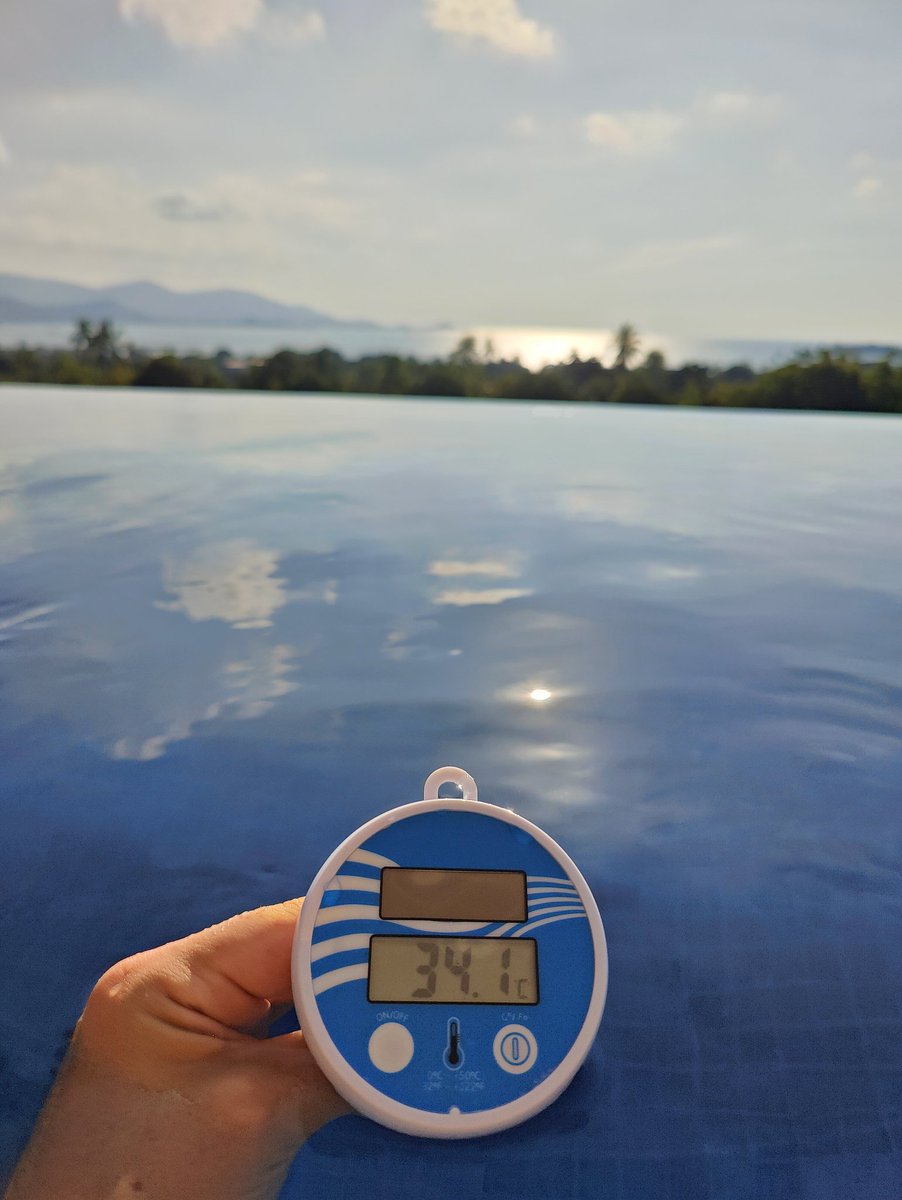 34.1°C in the pool 🇹🇭