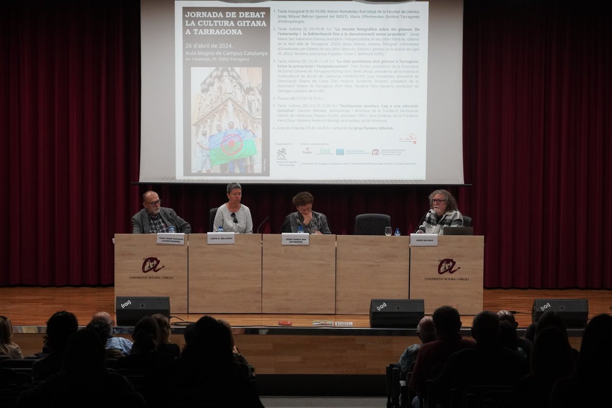 Assistim a la jornada de debat 'La cultura gitana a Tarragona' a la @universitatURV. Gràcies a tots els ponents per trencar estigmes i falsos estereotips d'aquesta comunitat. Hem de continuar treballant per tenir una societat que aculli totes les cultures!🤝🏼