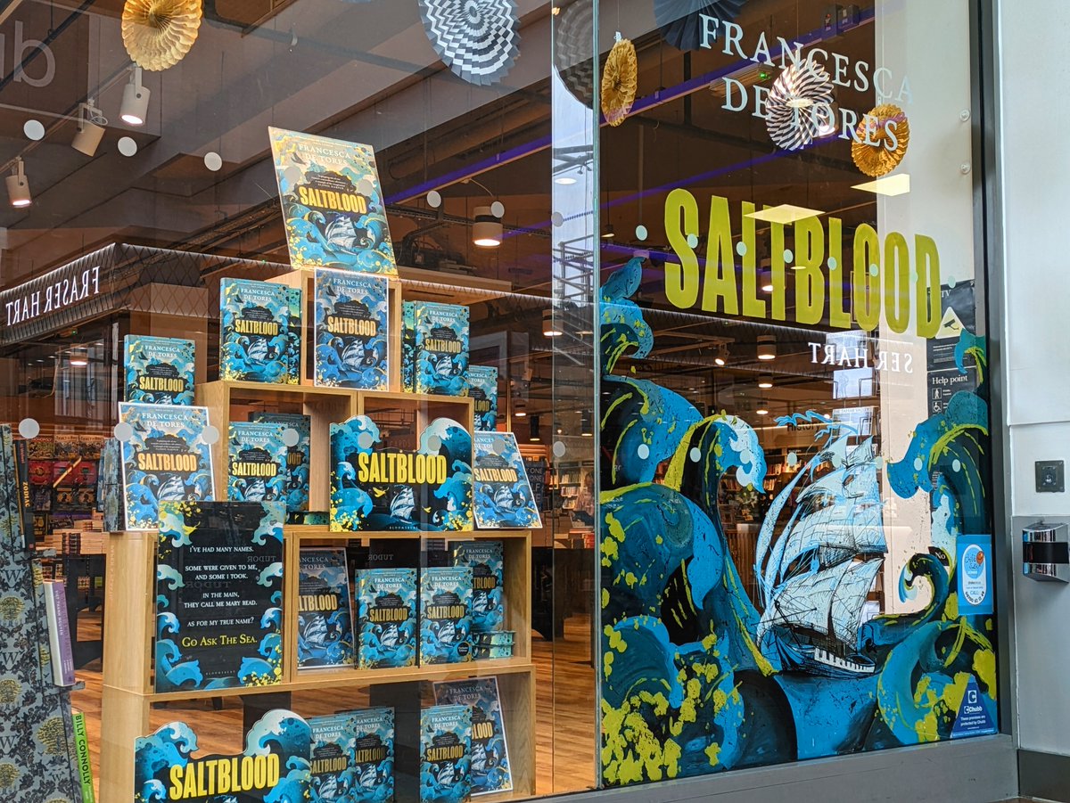 Another STUNNING window display for @FrancescaHaig's SALTBLOOD at @WaterstonesPly 💛 🌊 💛 🌊