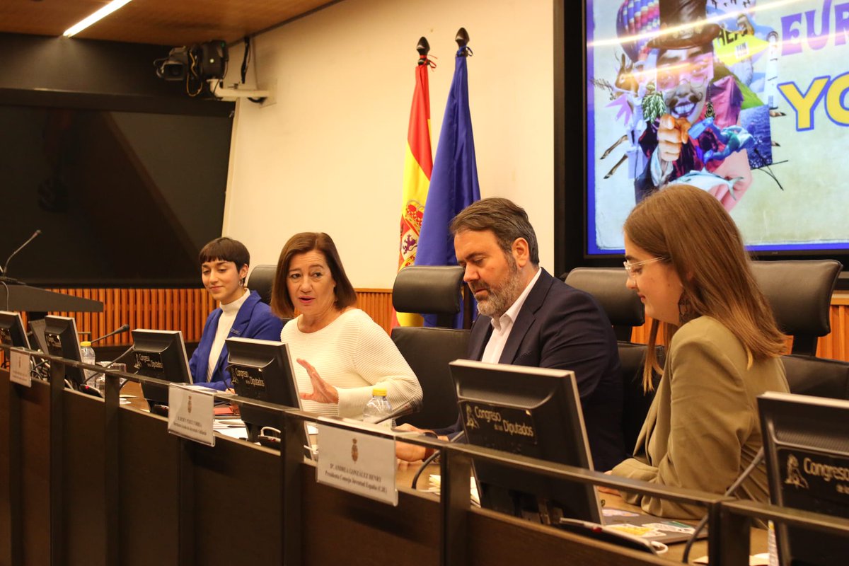 @rubenperezEU @JuventudInfGob @andreahenryy @Maria_Alcaz 'Es un placer que el CJE y tantas personas jóvenes estéis en esta cámara reivindicando vuestros derechos e incentivando el voto. Sois el presente y futuro de nuestro país y de Europa.' 🎤 @F_Armengol Presidenta de @Congreso_Es