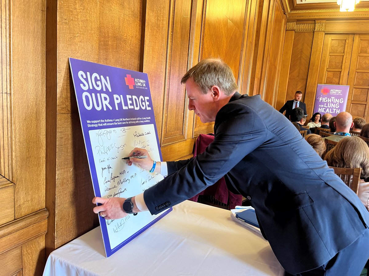 Thank you @JustinMcNu1ty for coming along to support our event to launch our new report, 'Saving your Breath'. We really appreciate your time and for supporting the 1 in 5 people living with lung conditions in NI. asthmaandlung.org.uk/saving-your-br…