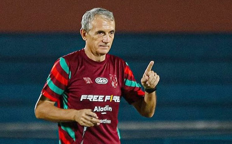 MafiaWasit's tweet photo. #MiloOut https://t.co/qcs6sEbtgi