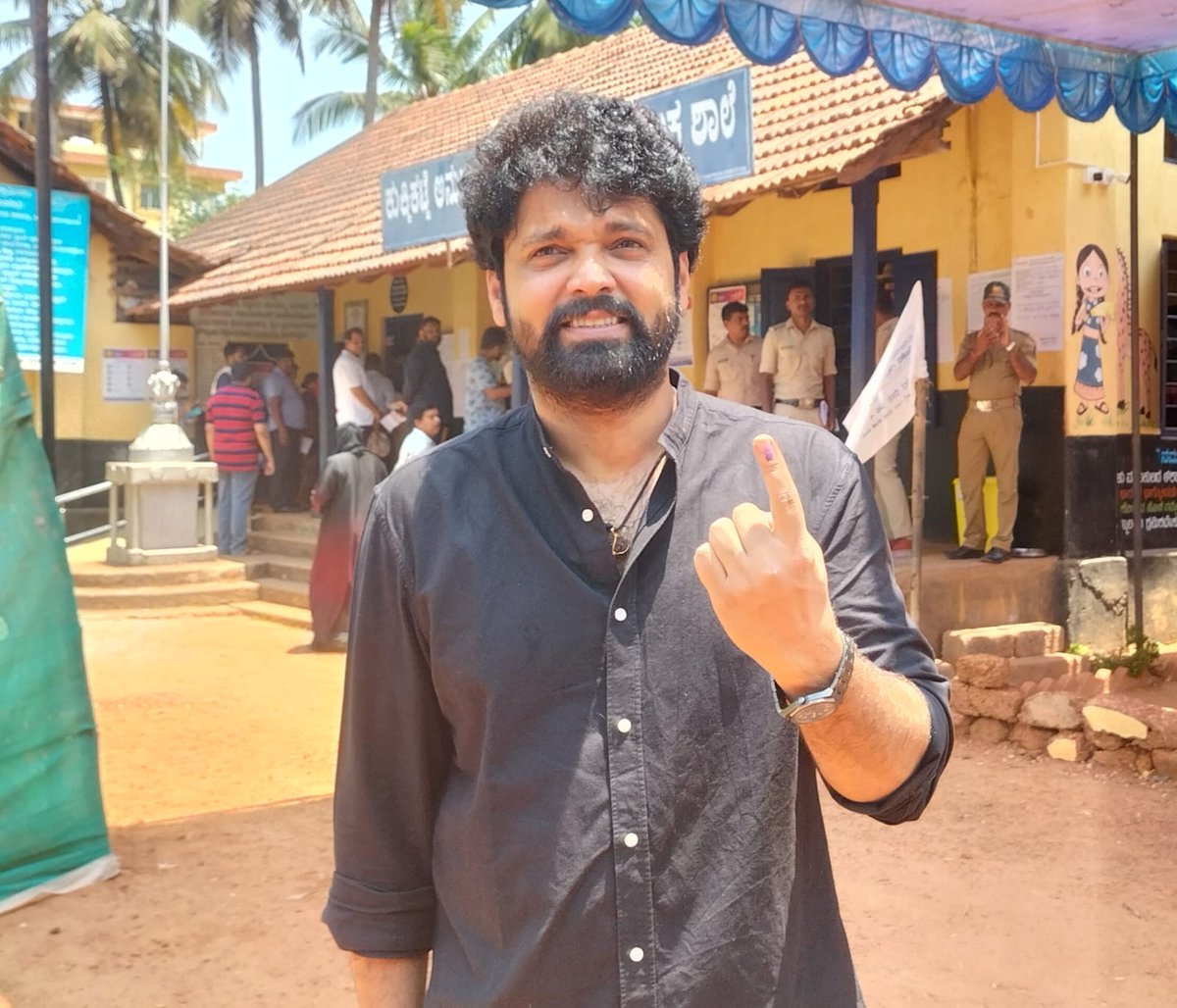 #ElectionsWithTheHindu | Several members of the Kannada film fraternity turned up at polling booths across Bengaluru to cast their votes. They also uploaded the images on their social media, encouraging millions of their followers to exercise their franchise.…